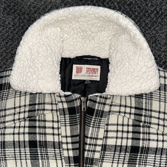 Volcom Scout Women’s Black & White Flannel Zip Up Jacket - Picture 7 of 16
